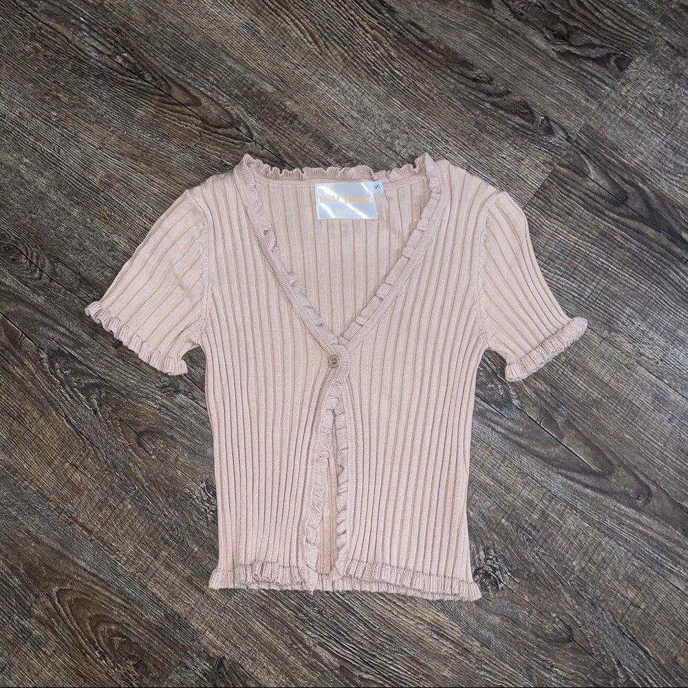 One button top size small